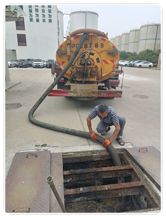 叉河镇隔油池清掏